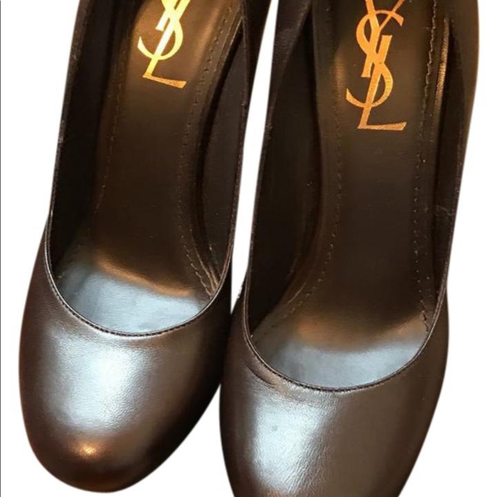 Shoes - Picture 3 of 4